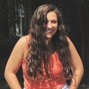 Meet your Posher, Claire